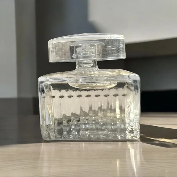 Chloé Eau de Parfum Mini Bottle NIB - Picture 3 of 7